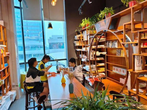 渡书人自习记 咖啡与书页交织的午后时光